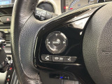 ステアリングにオーディオ操作スイッチが付いています。オーディオ画面に直接タッチしなくても操作が出来ますので、運転に集中できます。