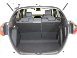 フル乗車でもしっかり荷物を収納できるラゲッジスペースです。普段の買い物でしっかりと積める十分な荷室スペースを確保しています。