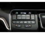 運転席と助手席の温度設定の変更が可能な左右独立タイプのデュアルエアコンです♪♪♪暑がりな人・寒がりな人も誰もが車内を快適にお過ごしいただけます♪♪♪
