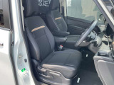 長時間の運転でも疲れにくいシートです。