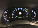 とっても見やすいメーターです。夜間時はラグジュアリーな気分にさせてくれる照明が魅力ですので、夜のドライブも楽しみになりますよ♪