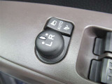 駐車時や狭い道でのすれ違い時に気を使うミラー。電動格納式ドアミラーはそんな時に便利です。