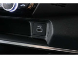 スマートフォンなどの音楽再生が可能なUSB接続ジャック装備車両です♪♪♪