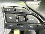 【レーダークルーズコントロール】高速道路での長距離走行が楽に!!自動で速度を保つクルーズコントロールが、衝突軽減システムと連携し、前方の車両を感知して車間を保つように速度調節してくれます!!