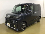 トヨタのプロ整備士が車両の点検を実施