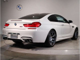 ☆BMWは後ろから見た時も一目でBMWの車だとわかるようにテールライトはL字型になっております!!夜になるとライトが存在感を放ちます☆