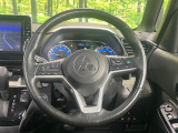 【純正革巻きステアリング】上質な革を使用することで、手にしっかり馴染みとても運転しやすいハンドルです♪
