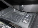シフト連動パーキングブレーキ&オートブレーキホールド機能付きで運転が快適に&hellip;♪