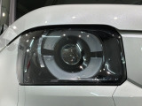 LEDヘッドライトは、点灯の瞬間から最大光量を発揮し、突然暗くなるトンネルなどでの安定感を高めます。