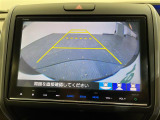 【バックモニター】後ろのカメラの映像をモニターに映し出すことができます!後方の見えない死角や、障害物との距離感をしっかり確認することができます!駐車が苦手な方におすすめです。