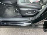 【パワーシート】電動なので、きめ細かい調整ができます!自分自身の運転姿勢に合わせた、適切なドライビングポジションが確保できます♪