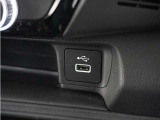 ◆USB接続端子◆スマホやiPodなどを接続して、いつもの音楽を車内でもお楽しみいただけます♪