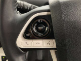 ステアリングスイッチ付き。前方から目を離すことなく操作することが可能です。