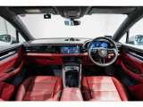 運転席からの眺めです。視界の良さが特徴です。