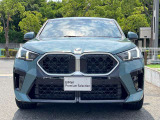 【キドニーグリル】BMWは約90年もの間、ほぼ全ての車両にひと目でBMWだと分かるこの特徴的なフロントグリルが備えられ、デザイン・アイコンとして親しまれてきました。