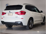 BMWのお車は、&ldquo;駆け抜ける歓び&rdquo;を体現しております。走行の安定性とコーナリングの良さを追求し、思い通りにハンドルの操作可能です。