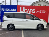 プライバシーガラス付き!同乗者のプライバシー保護、日光を遮断し日焼けの防止、エアコンの冷却効果を高める効果があります!