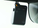 ◆ドライブレコーダー◆映像・音声などを記録する自動車用の装置です。 もしもの事故の際の記録はもちろん、旅行の際の思い出としてドライブの映像を楽しむことができます。
