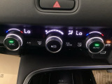 【オートエアコン】外気温や日差しに合わせて、賢く空調をコントロール。設定した温度をキープし続けてくれるから、運転に集中することができます。