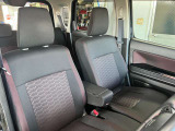 運転席シート廻りは使用感も少なく、良好な状態です☆
