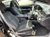 運転席まわりです。実際に座ってみて、乗り心地を体験してみてください,視界も良好です