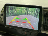 【バックカメラ】駐車時に後方がリアルタイム映像で確認できます。大型商業施設や立体駐車場での駐車時や、夜間のバック時に大活躍!運転スキルに関わらず、今や必須となった装備のひとつです!