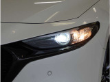 【LEDヘッドライト】省電力で長寿命の明るく運転しやすいLEDヘッドランプです。明るく照らすので暗い夜道からお客様を守ってくれます。お近くの広島マツダまでお越しください。