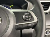 レーダークルーズコントロール(全車速追従機能付)付きです。車速に応じて追従支援してくれるので、ロングドライブも快適です。詳細は販売店スタッフまでおたずねください。