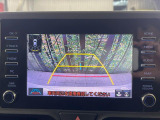 【バックカメラ】駐車時に後方がリアルタイム映像で確認できます。大型商業施設や立体駐車場での駐車時や、夜間のバック時に大活躍!運転スキルに関わらず、今や必須となった装備のひとつです!