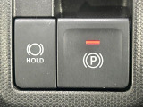 【オートブレーキホールド】信号待ちや渋滞で停車時にブレーキから足を離しても、停止状態を保持してくれます。前進するときはアクセルを踏めば自動で解除されるので安心♪街乗り運転が楽になります♪