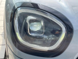 ●LEDヘッドライト:夜間走行時も良好な視界を確保し安心して運転できる高輝度LEDヘッドライトを装備!点灯速度が早く、消費電力も抑えられています。