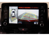 パノラミックビューモニター付きです。車両を上から見たような映像をディスプレイオーディオ画面に表示。運転席からの目視だけでは見にくい、車両周辺の状況をリアルタイムでしっかり確認できます。