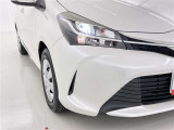 明るいライトが夜道を明るく照らしてくれます。 運転する上で、道路状況をいかに早く認識できるか重要なポイントです。 白色光が暗い道も明るく照らしてくれますよ。