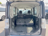普段のお買い物や通勤、送迎等に十分な荷室スペースを確保しております。セカンドシートを倒すと、大きな荷物の積載も可能です♪
