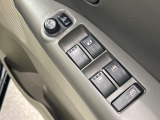 【電動格納ミラー】サイドミラーは電動格納式となっており、狭い駐車場でもキズがつくリスクを抑えられます。