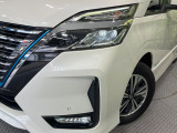 【LEDヘッドライト】悪天候や夜間走行時も良好な視界を確保し安心して運転できる高輝度LEDヘッドライトを装備!点灯速度が早く、消費電力も抑えられています。