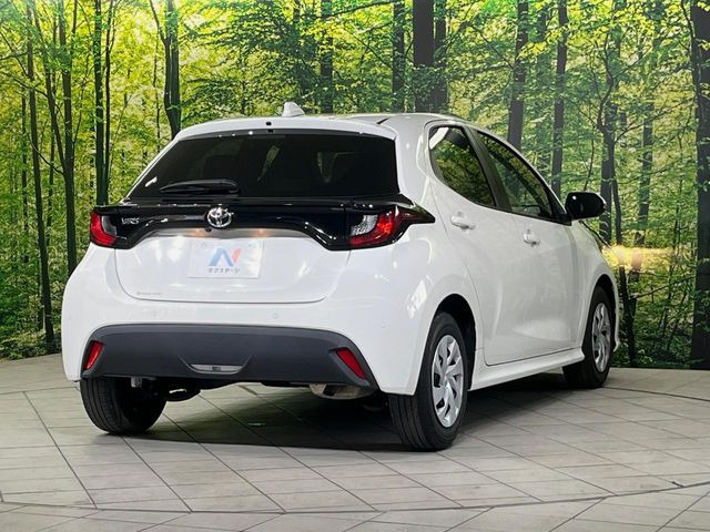トヨタ ヤリス 1.0 X の中古車詳細 (55,260km, スーパーホワイトⅡ