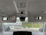 運転席・助手席にはバニティミラー付き♪身だしなみチェックできますよ(^^♪