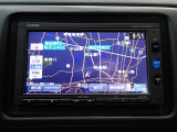 ホンダ純正ナビなのでダッシュボードにスッキリと収まっています。ナビの案内があれば土地勘の無い所でも道に迷わず安心!見知らぬ土地へのドライブも一層楽しくなります!