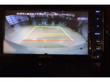 ■バックモニター■  車両後方の映像を画面に表示し、駐車などの後退操作をサポートします。