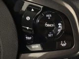 【アダプティブ・クルーズ・コントロール】予め設定した車速内でクルマが自動的に加減速。 前走車との適切な車間距離を維持しながら追従走行し、高速道路でのドライバーの疲労を軽減してくれる嬉しい機能付♪