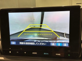 リバースギアに入れるだけで後方の表示へ切り替わります。夜間や雨の日の駐車も楽になりますよ。