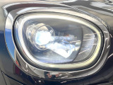 ●LEDヘッドライト:夜間走行時も良好な視界を確保し安心して運転できる高輝度LEDヘッドライトを装備!点灯速度が早く、消費電力も抑えられています。