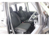 ■車内クリーニング■専門スタッフが見えないところまで徹底洗浄!車内のニオイもリフレッシュ!目に見えないところまで美しくがモットーです。だから、当店の中古車は内装にも自信があります!