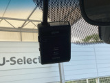 ドライブレコーダーを装備しており、走行中の映像をしっかり記録します。万が一の際の状況確認に役立つ安心装備です。