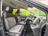 運転席シート廻りは使用感も少なく、良好な状態となっています。前オーナー様が丁寧に使っていたことがよくわかりますね。