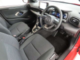 シンプルで使いやすいデザインの運転席です。