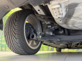 お車を安心してお乗りいただく為には、足回りの定期点検が欠かせません。サービスサポート(有償保証)では無料点検もご提供しており、安心のカーライフをお過ごしいただけるサポート体制が整っています。