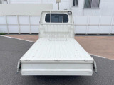 積み下ろしのしやすいデッキにはたっぷりと荷物を積み込んでいただけます。遊びから仕事まで、様々なシーンで頼れます♪