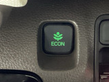 ★ECONスイッチ★ エコドライブを加速しよう!スイッチをONにすると、運転の仕方によるロスを抑え込み燃費をよくするようクルマが頑張ります(*^ー^*)燃費向上にチャレンジ♪